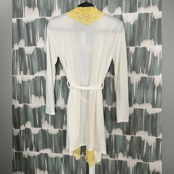 Samantha Chang- Lace Front Robe - Ivory and Buttercup - M - Picture 3 of 8
